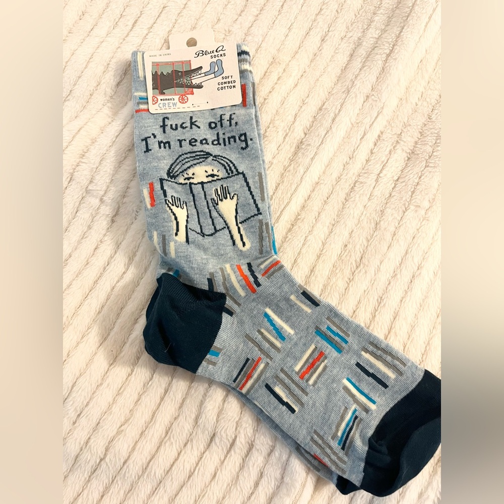 Blue Q 'I'm Reading' Casual Crew Socks - Light Blue and Multicolor Size 5-10